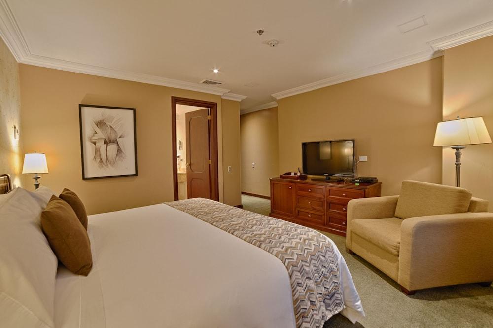 Casa Dann Carlton Hotel & Spa Bogota Buitenkant foto A bedroom at the hotel
