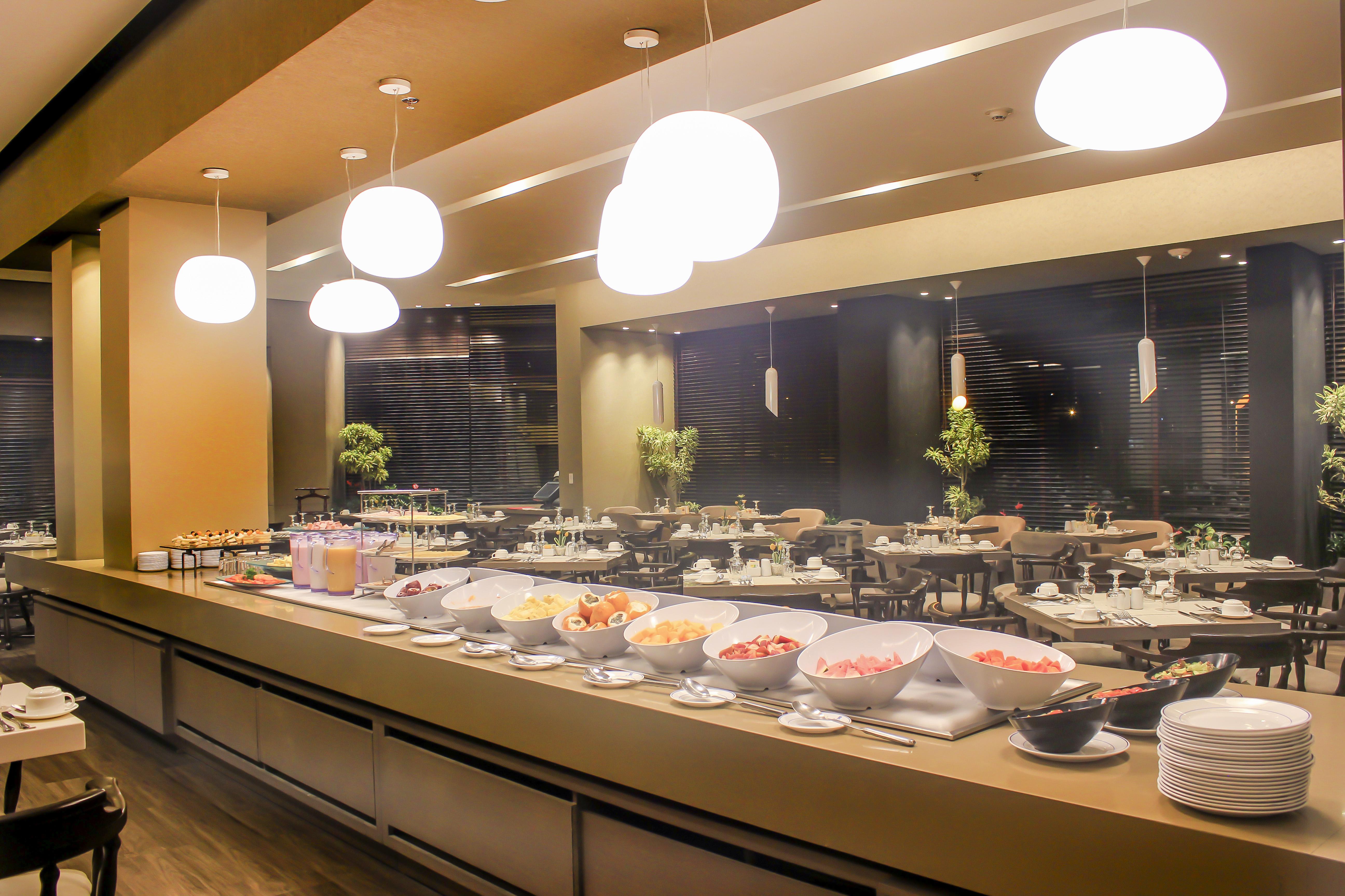 Casa Dann Carlton Hotel & Spa Bogota Buitenkant foto The buffet at the restaurant